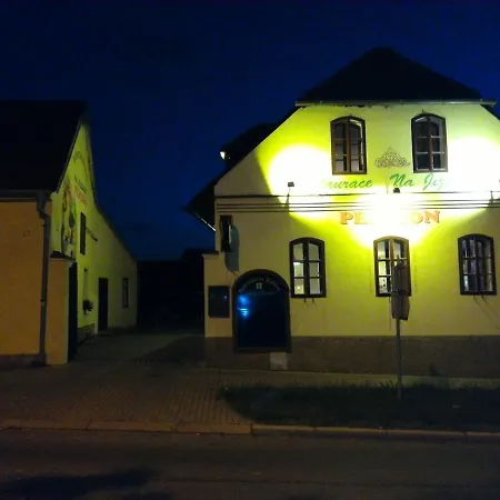 Penzion Na Jizdarne Gasthof 3*