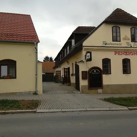 Gasthof Penzion Na Jizdarne